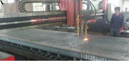 钢板切割2.jpg 钢板切割2.jpg