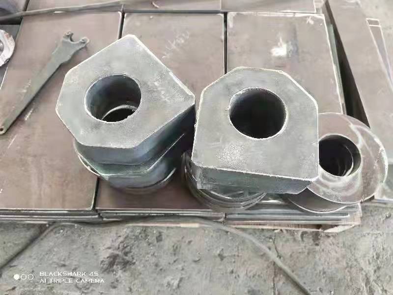 钢板切割.jpg 钢板切割.jpg